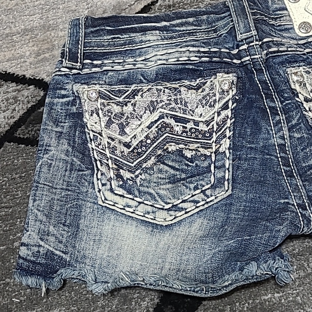 MISS ME SIGNATURE RHINESTONES SEQUINS LACE EMBROIDERED DENIM JEAN SHORTS - Picture 3 of 14
